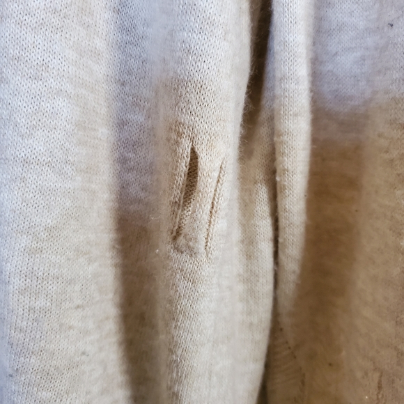 Por La Cara Size Medium Nude Sweater Cardigan. - Picture 8 of 9
